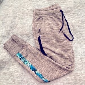 VS PINK Tropical Palm Lightweight Jogger S